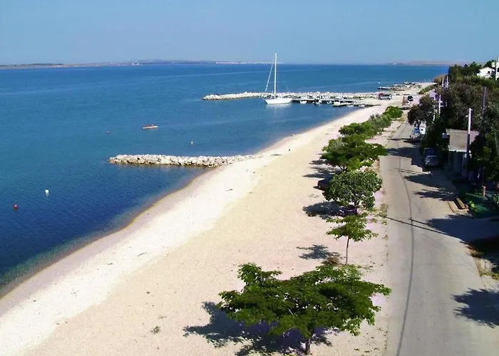 Апартаменты Leonardo Врси