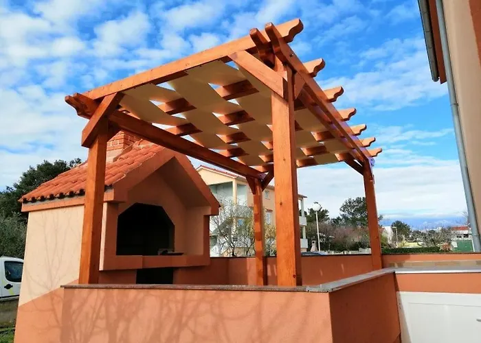 Апартаменты Leonardo Врси