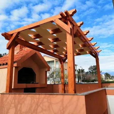Apartment Leonardo Vrsi