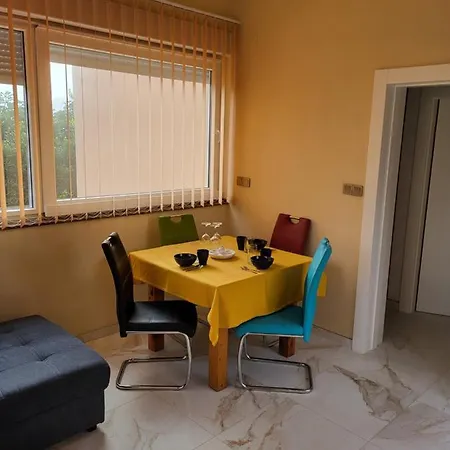 Apartment Leonardo Vrsi
